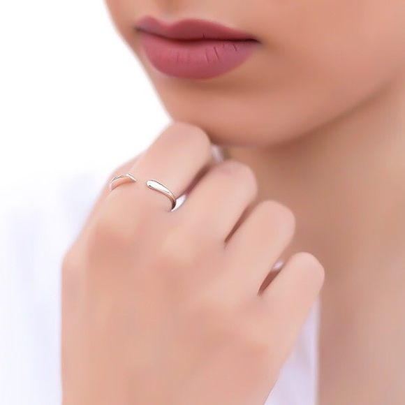 925 Sterling Silver Minimalist Adjustable Ring - Picture 4 of 6